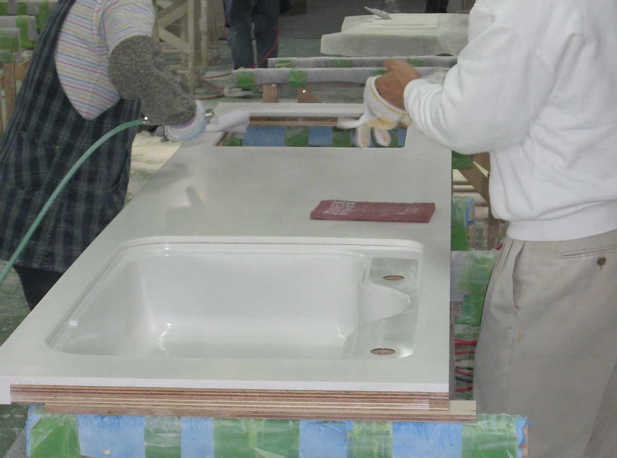 人工大理石ワークトップのできるまで E Kitchen